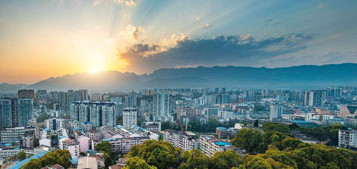 公司2025年春季团建活动圆满举行—探秘恩施冰雪奇缘与非遗文化